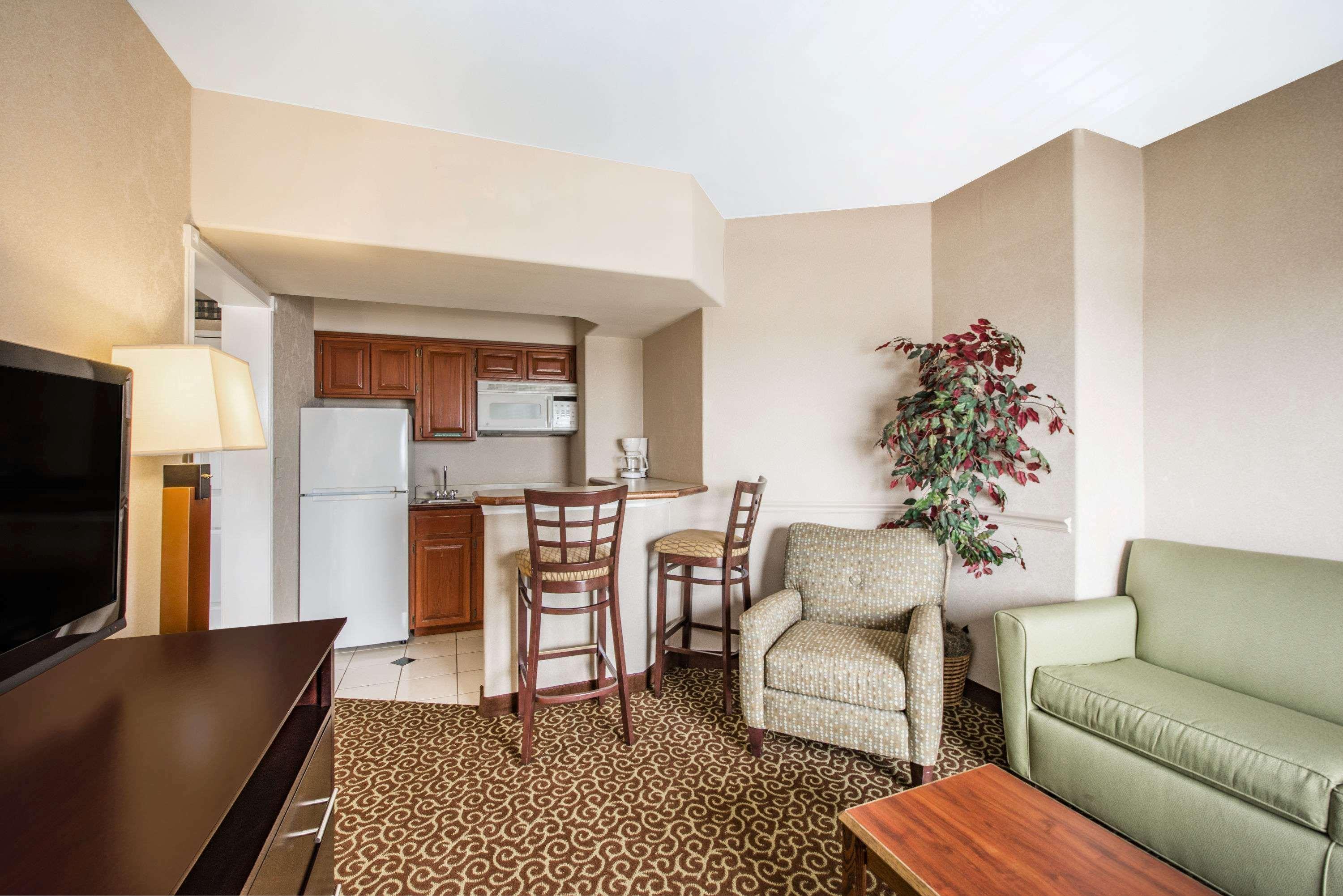 Hawthorn Extended Stay By Wyndham El Paso Exterior photo